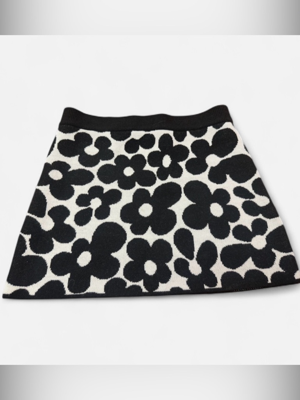 H&M Black and White Floral Jacquard Mini Skirt